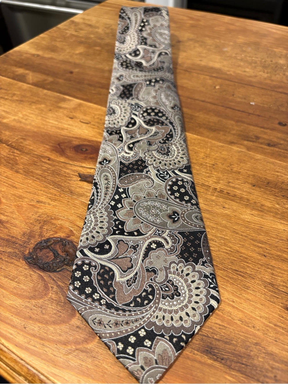 Geoffrey Beene EL Classic Black and Brown Paisley Men's Tie